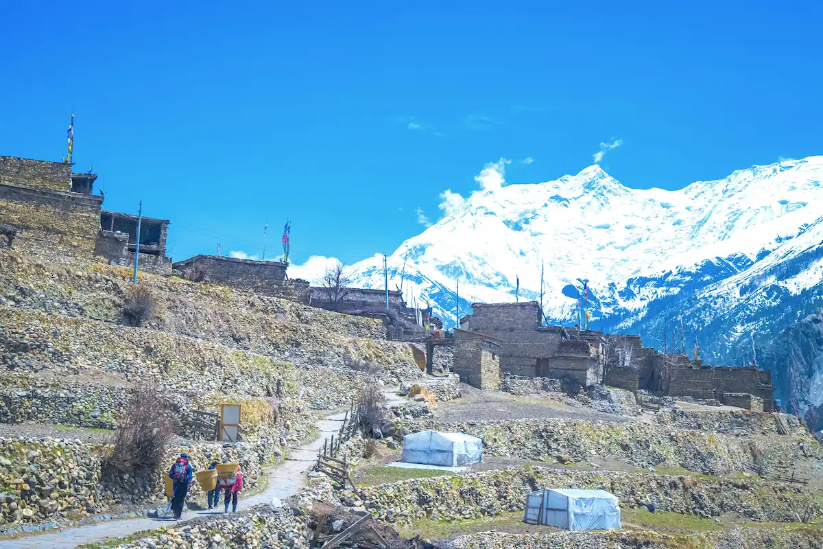 Trek to Jagat village
